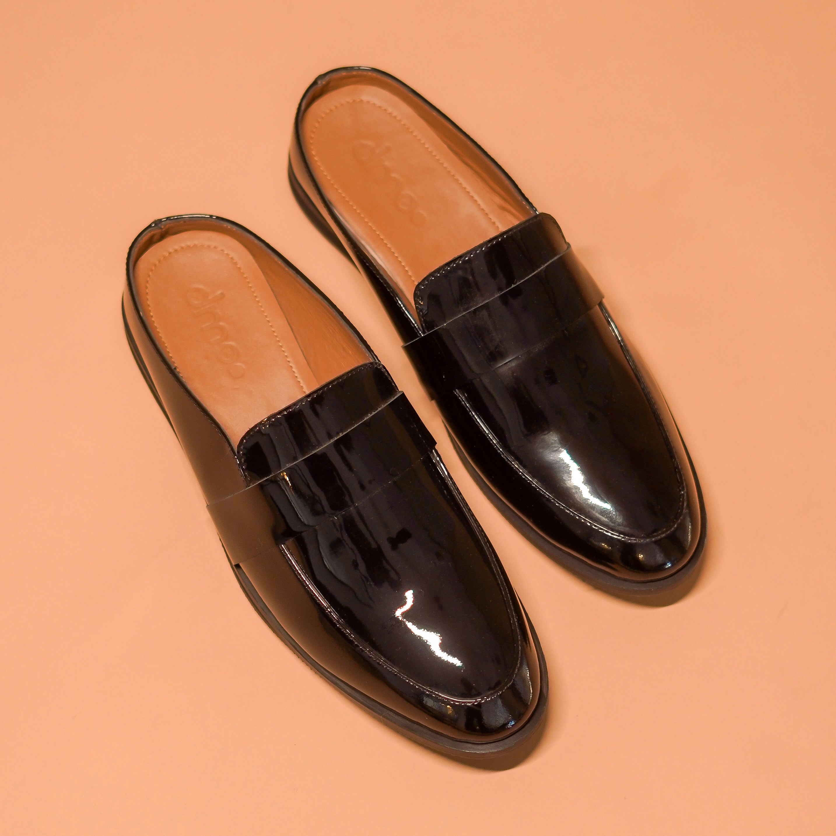 Hoffler Lustro | Black patent leather mules
